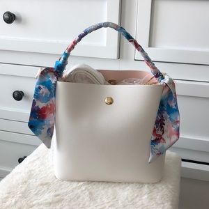 White small purse.